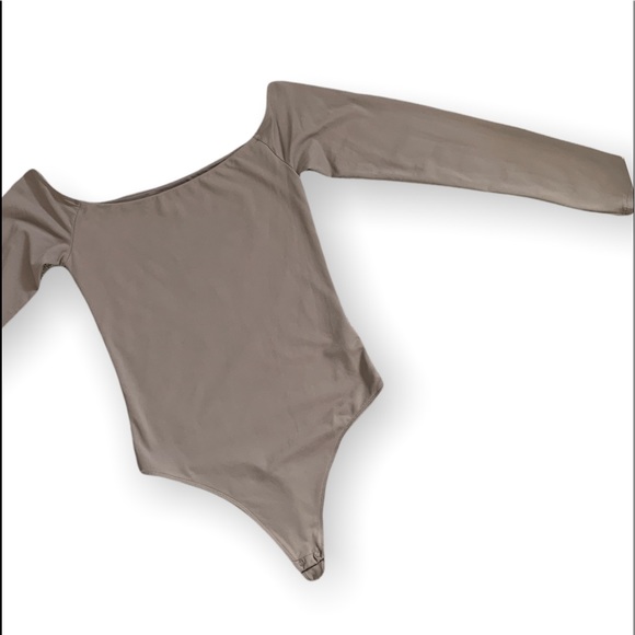 Babaton Contour Off-Shoulder Bodysuit - Picture 4 of 4